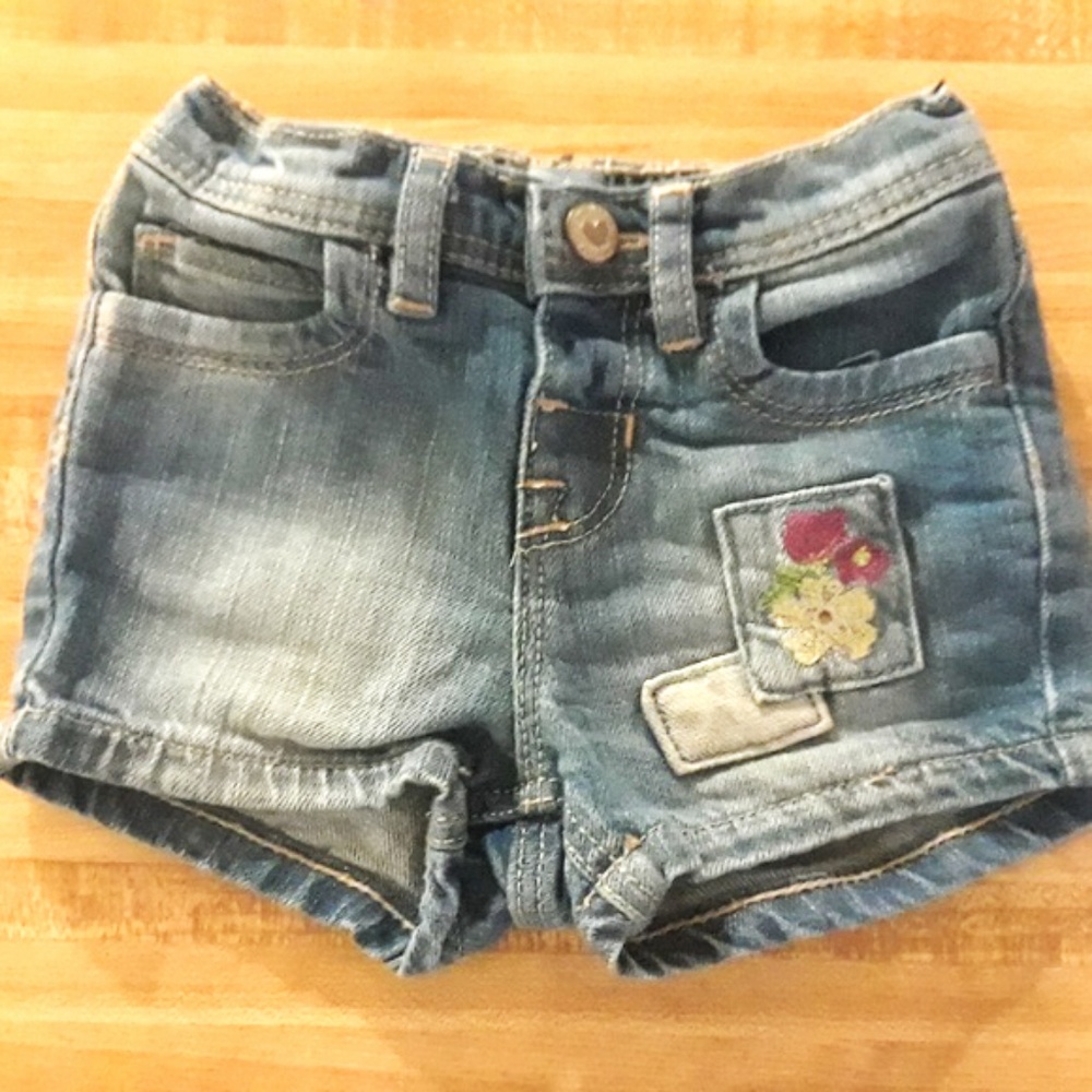 Baby Gap 6-12 months girl shorts